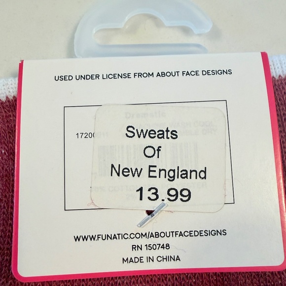 Socks with a silly message - Picture 3 of 3